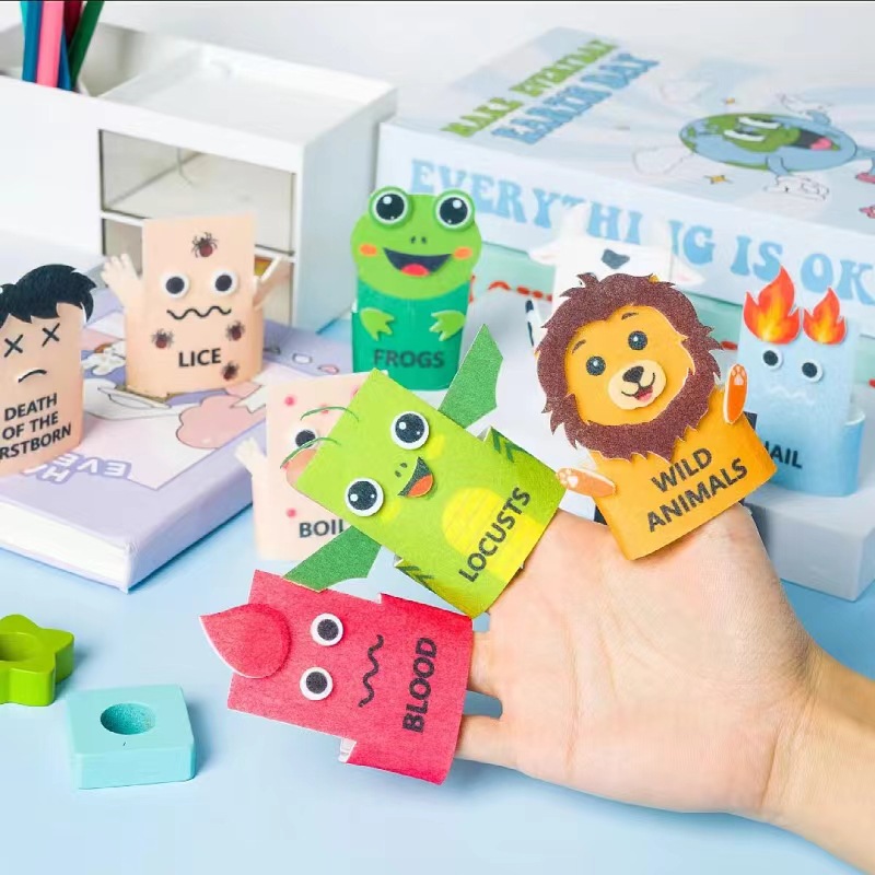 Inventario al por mayor fieltro dedo muñecas muñecas dibujos animados animales dedo muñecas fieltro juguetes para niños juguetes de puzzle