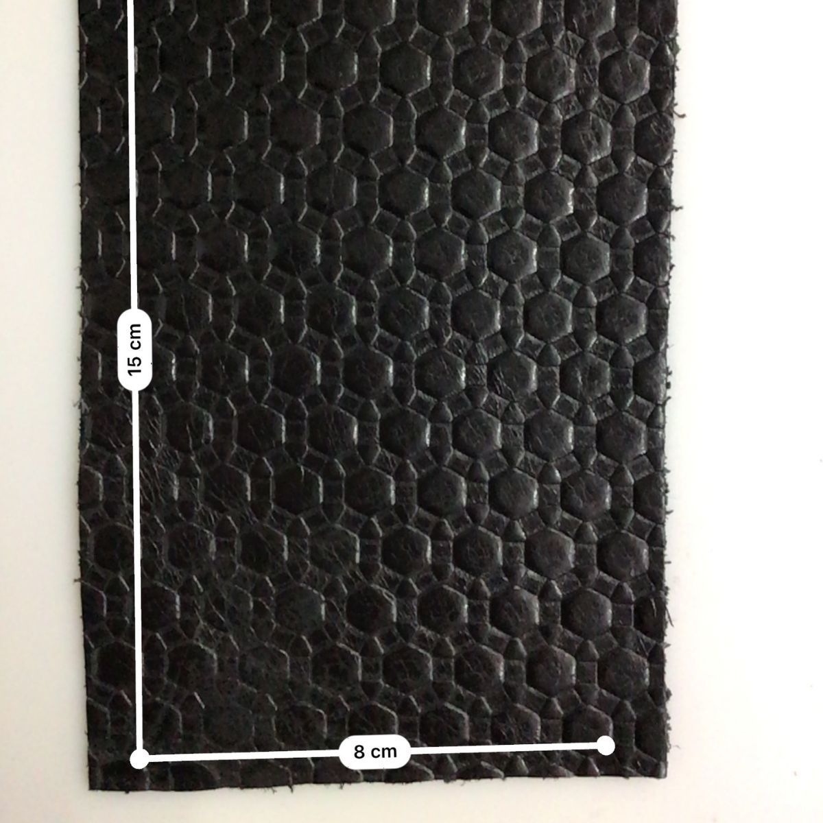 足球纹水染油腊皮整张头层牛皮黑色 压花皮革 真皮包包原料厂家