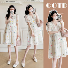 现货实拍2025夏季新款刺绣高腰显瘦孕妇裙V领泡泡袖碎花A字哺乳裙