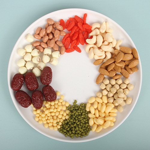 Simulated grains, nuts, dried fruits model, simulated rice, peanuts, wolfberry raisins, crew shooting props