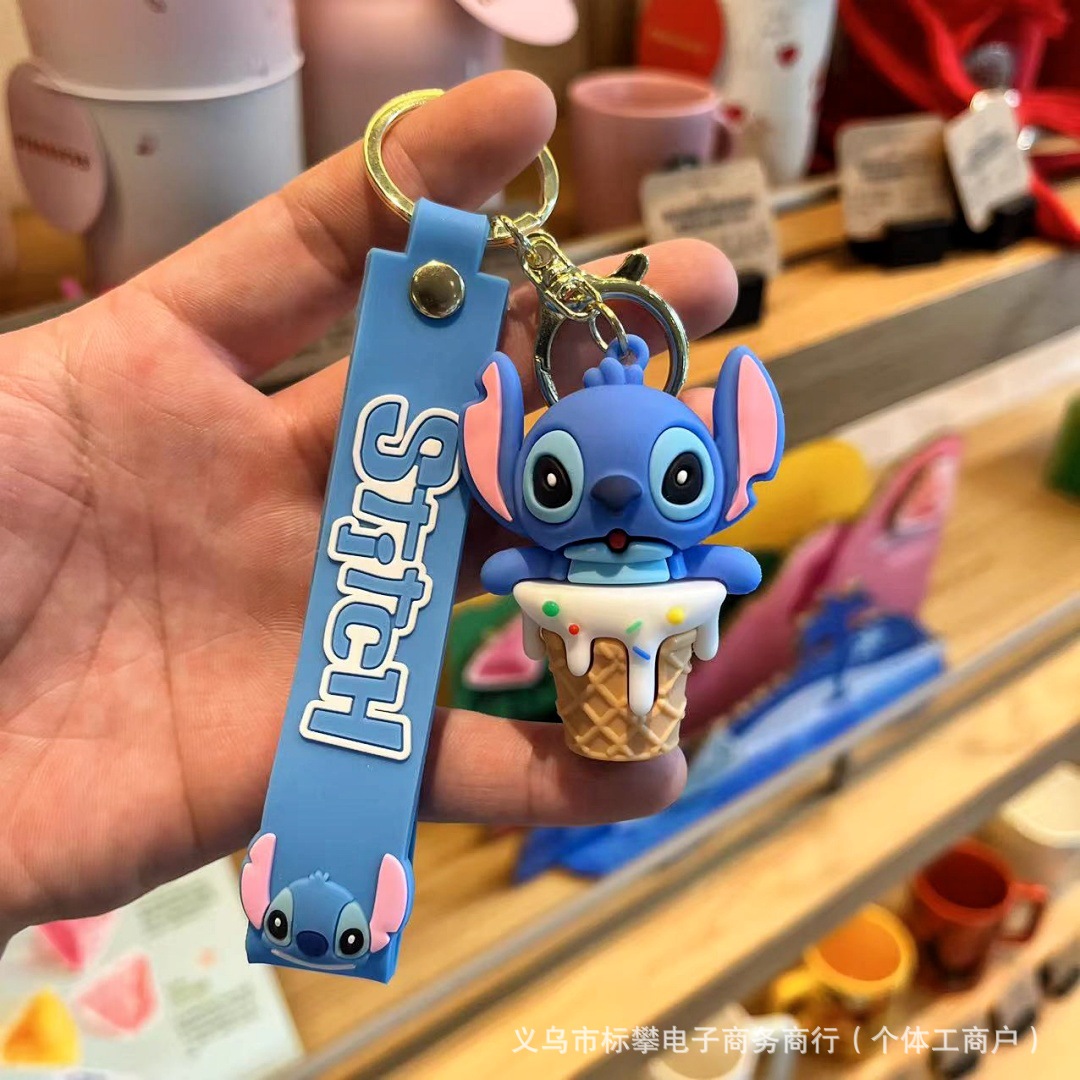 Dibujos animados anime Stitzi llavero estudiante mochila escolar colgante bolso colgante colgante máquina de garras evento pequeño regalo al por mayor