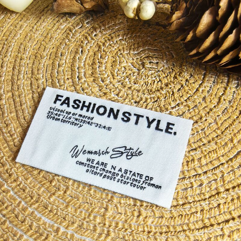 High-Density White Background with Black Text Woven Label Trademark in English Fashion Style Simple Trendy Brand Jacket Windbreaker down Jacket High-Density White Background with Black Text Woven Label Trademark in English Fashion Style Simple Trendy Brand Jacket Windbreaker down Jacket
