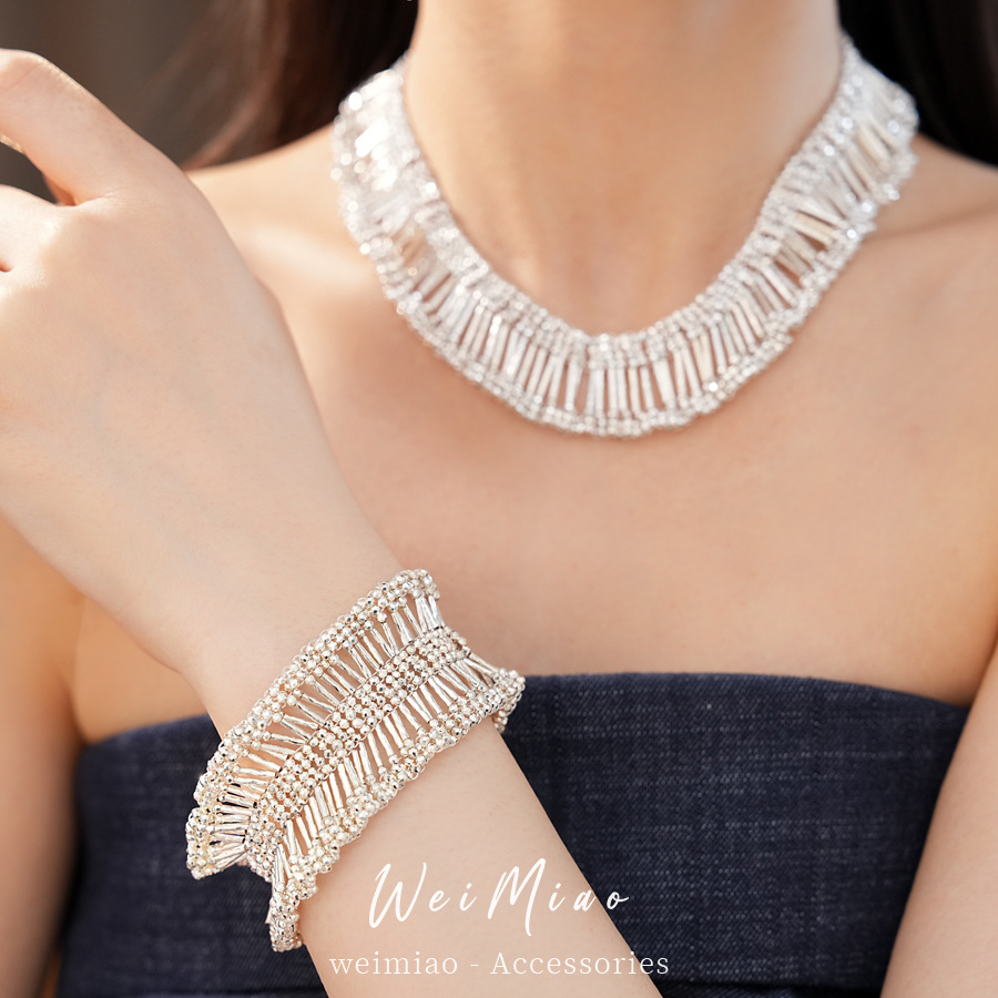 Viento frío collar de encaje plegado lujo ligero nicho de alta calidad cadena de clavícula estilo europeo y americano personalidad conjunto de joyería de moda