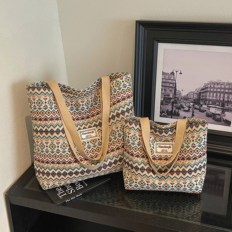 Large-capacity woven canvas tote bag for classes and commuting, 2026 new ethnic style tote bag for women, versatile shoulder bag Large-capacity woven canvas tote bag for classes and commuting, 2026 new ethnic style tote bag for women, versatile shoulder bag