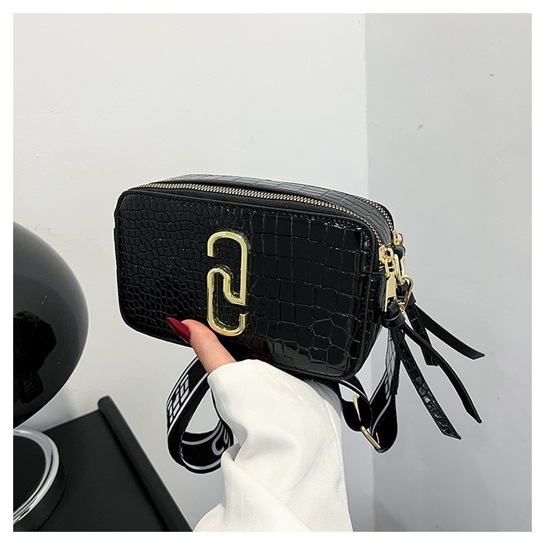 Bolso bandolera de moda de comercio exterior transfronterizo de moda europea y americana 2025 nuevo estilo casual cinturón ancho de hombro pequeño bolso cuadrado femenino