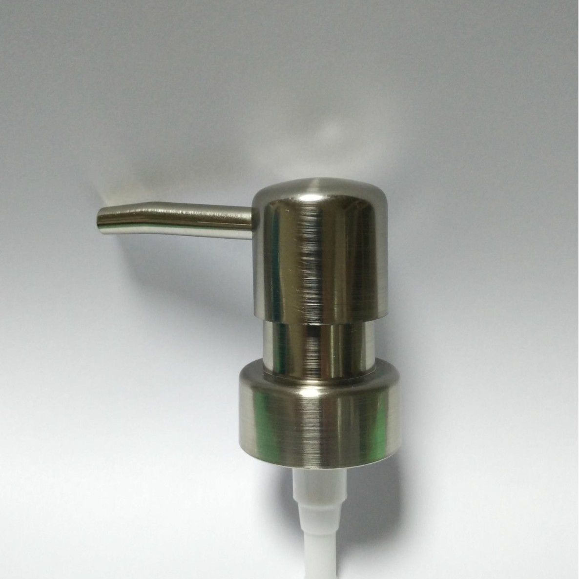 电镀泵头 洗手液瓶新圆头半哑拉丝卫浴皂液器CHP345B