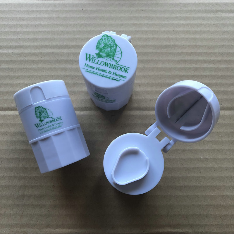 圆柱形切片药盒 圆筒形切片带喝水水杯药盒 多功能切片储药盒