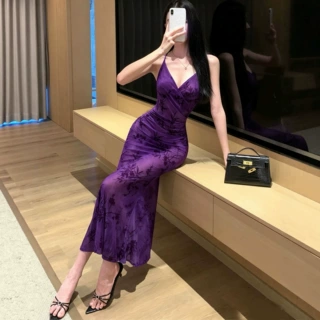 紫色印花性感吊带褶皱深v领连衣裙气质韵味御姐修身收腰包臀长裙
