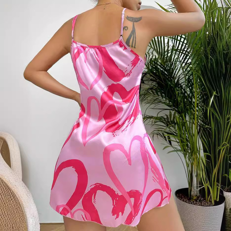 Vestido sexy europeo y americano 2026 de satén con tirantes y espalda descubierta, camisón de imitación de seda, ropa de dormir de verano con forma de corazón, vestido corto, ropa de estar para mujer.