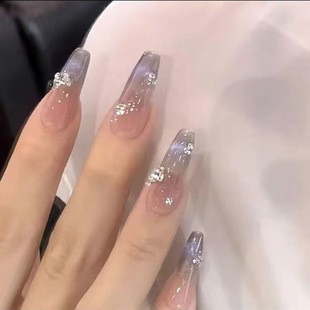 ���ֹ����ױ��u�O��ָ���{ɫ�NƬ΢Ц��ʽ؈�۱��W��Ů�����Շ�