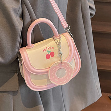 2024�¿�����ɐ۳������R������ϵ��װ�ɫ����μ�б���Ů��