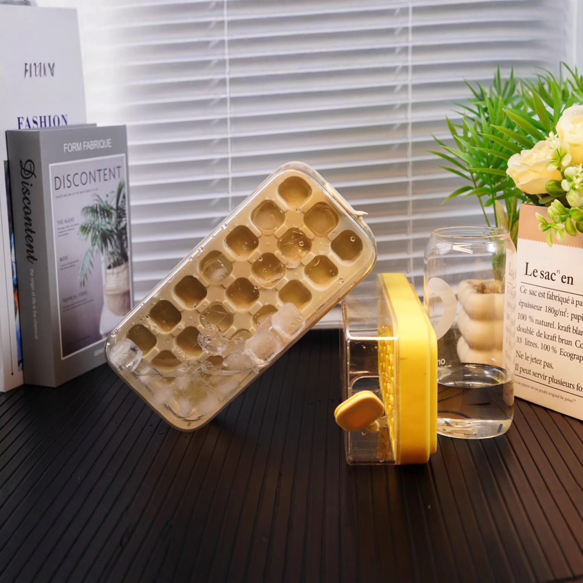 Molde de silicona para hielo de grado alimenticio con tapa, resistente y reutilizable, ideal para uso doméstico