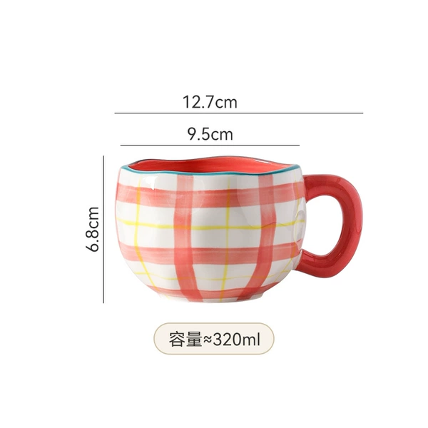 Single cup with plaid pattern