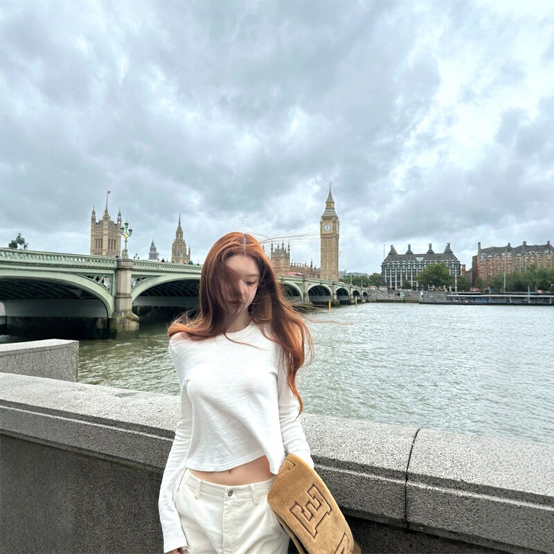 White Short Round-Neck Early Spring Long-Sleeve T-Shirt for Women, 2026 New Korean Style, Slim-Fit, Pure Desire Base Shirt Top White Short Round-Neck Early Spring Long-Sleeve T-Shirt for Women, 2026 New Korean Style, Slim-Fit, Pure Desire Base Shirt Top