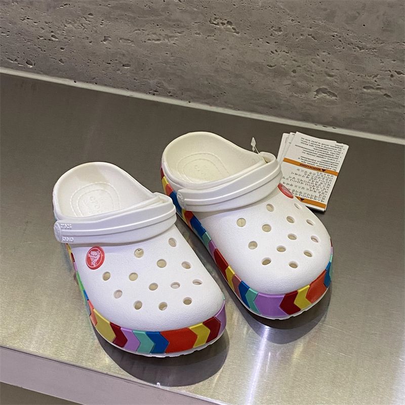 Girls Shoes Hole Shoes KT Cat Ice and Snow Wear-resistant Ultra Light Soft Sole Non-slip Outdoor Casual Home Beach Children's Sandals