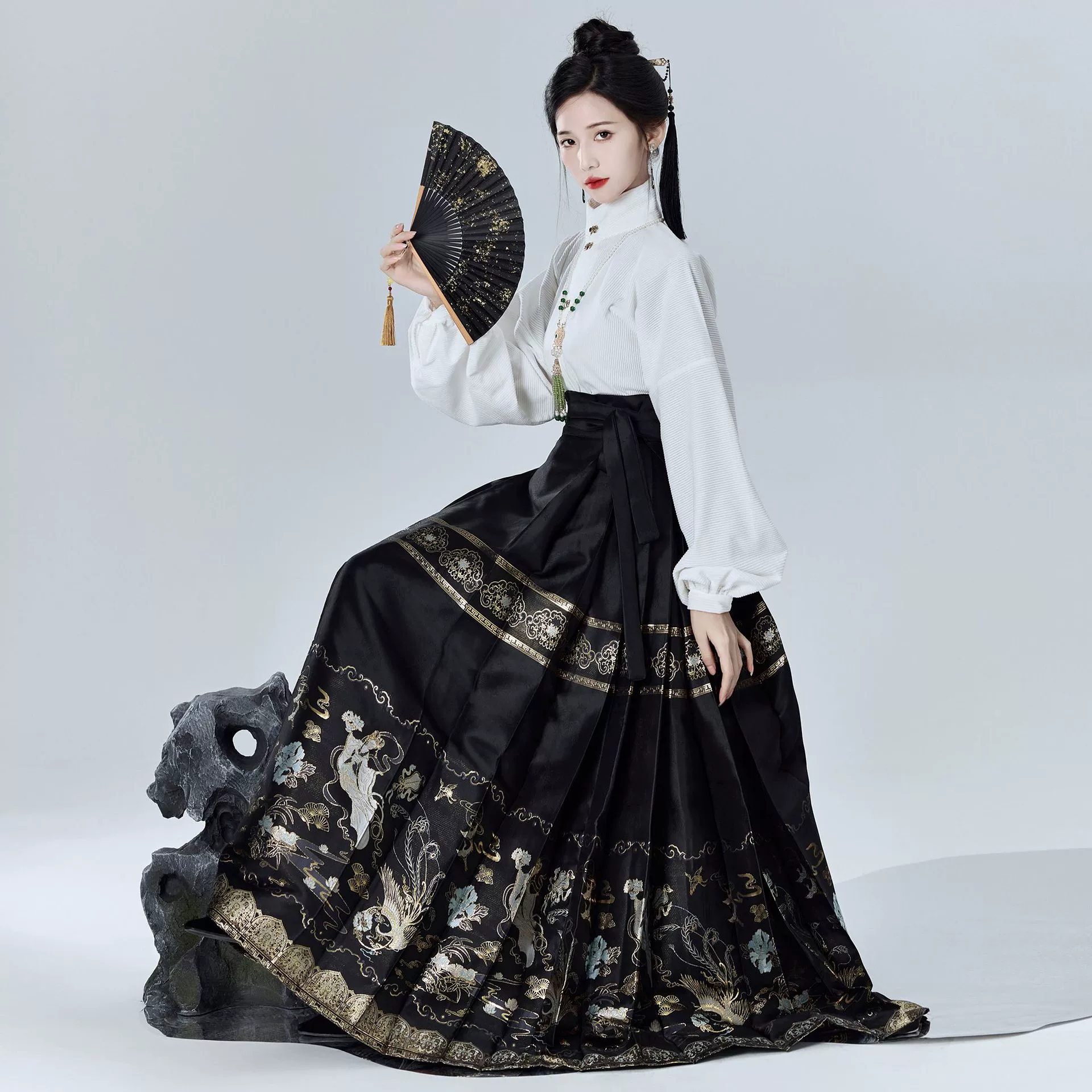 Летающие золотые ткацкие новые китайские юбки с конским лапшой