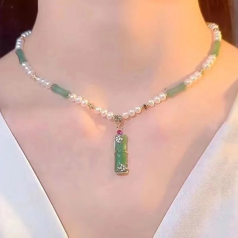 Collier pendentif en bambou et perles 2026 pour femme, design raffiné et sophistiqué, chaîne ras du cou._voghion.com