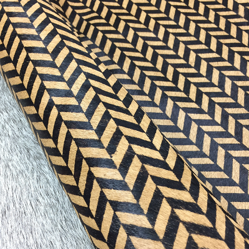 头层牛毛皮皮革梯子纹印花牛毛皮箱包鞋靴面料马毛皮