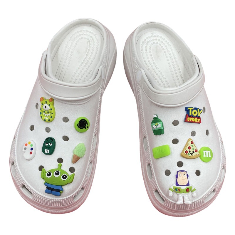 Buzz Lightyear Croc zapatos sandalias de flores zapatillas hebilla de zapato accesorios instalación extraíble accesorios DIY accesorios de dibujos animados