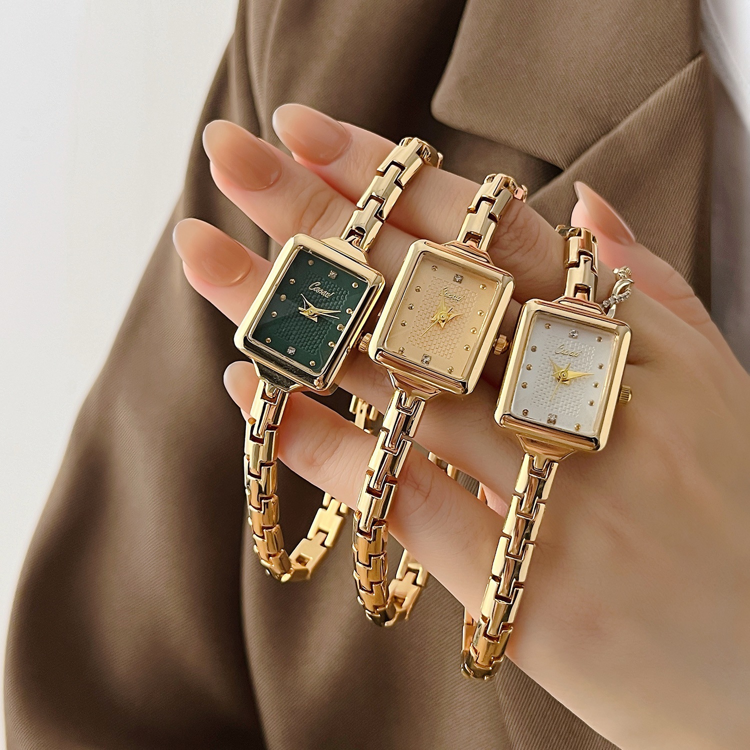Vintage Small Retro Gold Watch Quartz Movement Rectangular Light Luxury Design Men's Watch_voghion.com