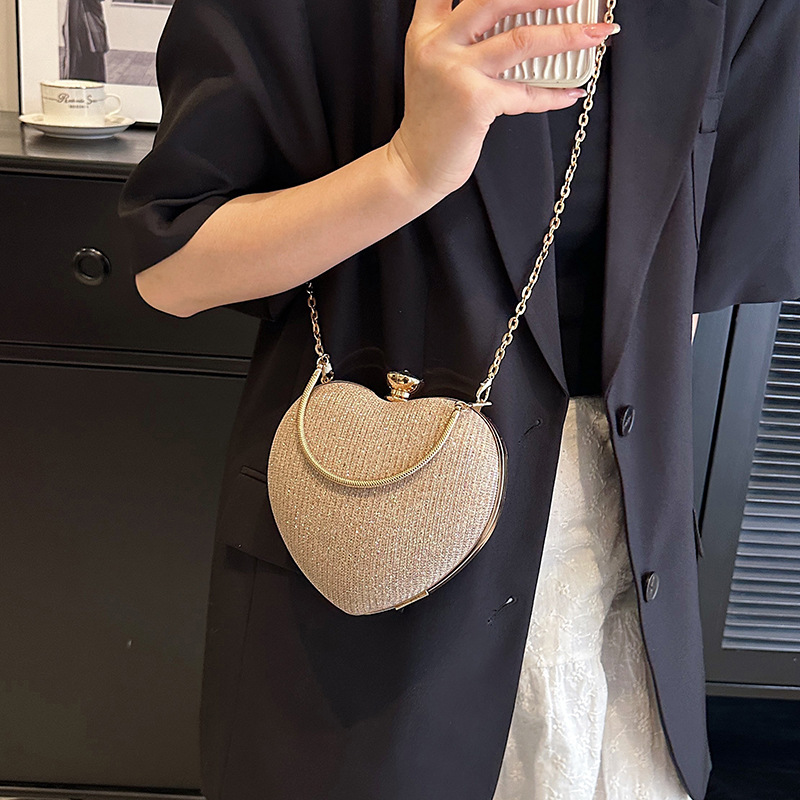 Women's New Evening shaped Chain Fashion Peach Heart Diamond Inlaid Metal Handheld Diagonal Straddle Bag_voghion.com