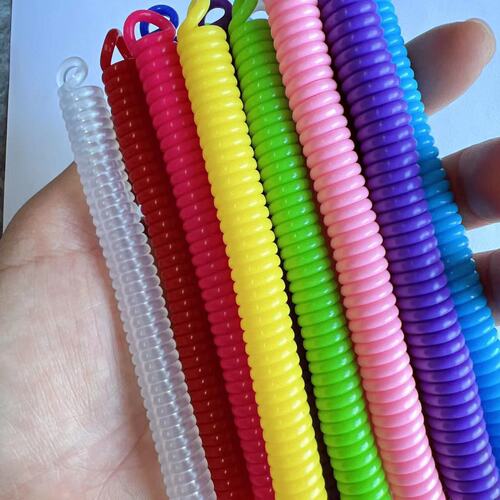 Factory direct supply of plastic spring ropes, candy-colored EVA anti-lost ropes, spring key chain accessories, lost ropes wholesale