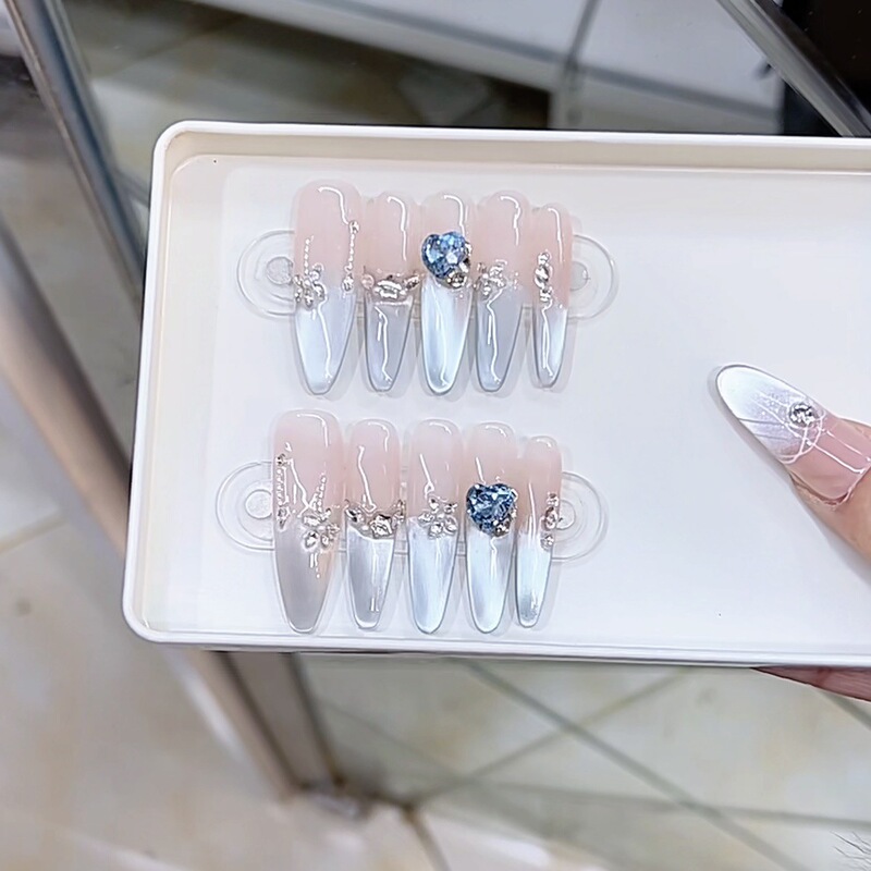 Naizi Handmade Light Therapy Wear Armor Blueberry Jam Long Thin Dog High-end Cat's Eye Elegant New Nail Art Patch