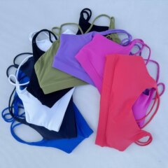 LULU スパゲッティストラップ中空バックヨガスポーツブラトップ屋外ジョギング通気性女性スポーツ下着胸パッド付き