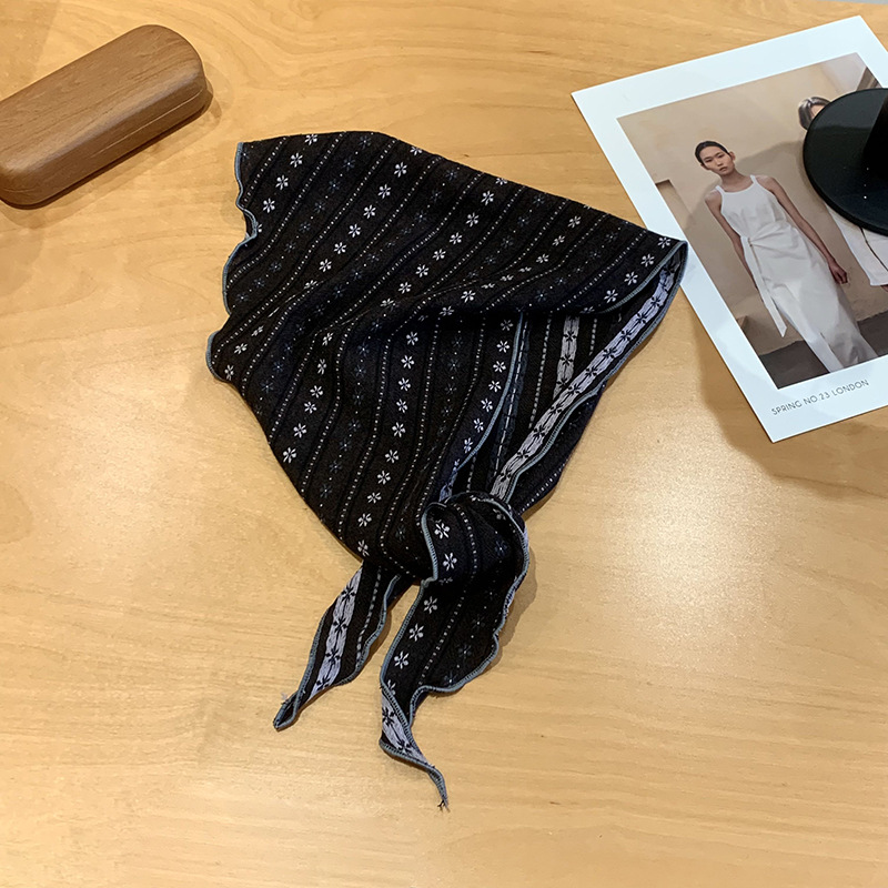 Bufandas triangulares mujeres primavera y verano nuevo estilo japonés y coreano estilo retro bufandas de moda universal bufandas pastorales bufandas de seda correa de pelo