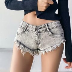 ギャル風低腰超半ズボン女性2025新型痩せ毛の縁の外にアメリカのデニムパンツins潮を着ている