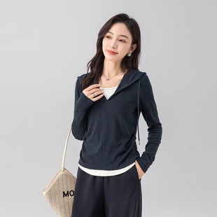 Yifei Women's Regular Shoulder Base Shirt 2025 Autumn New Slimming Ruched Waist Hooded Collar Fake Two-Piece Color-Block T-Shirt