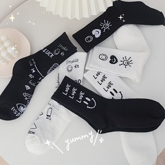 Socks for women with smiling faces in the tube Korean love ins trendy letters black and white sports men's high-top couple's stockings