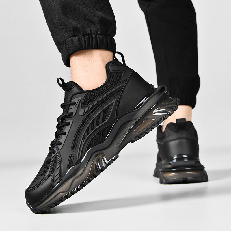 Nuevos zapatos negros de hombre de verano respirantes antiodores zapatos deportivos de malla antideslizantes zapatos casuales para estudiantes de secundaria zapatos de carrera juveniles