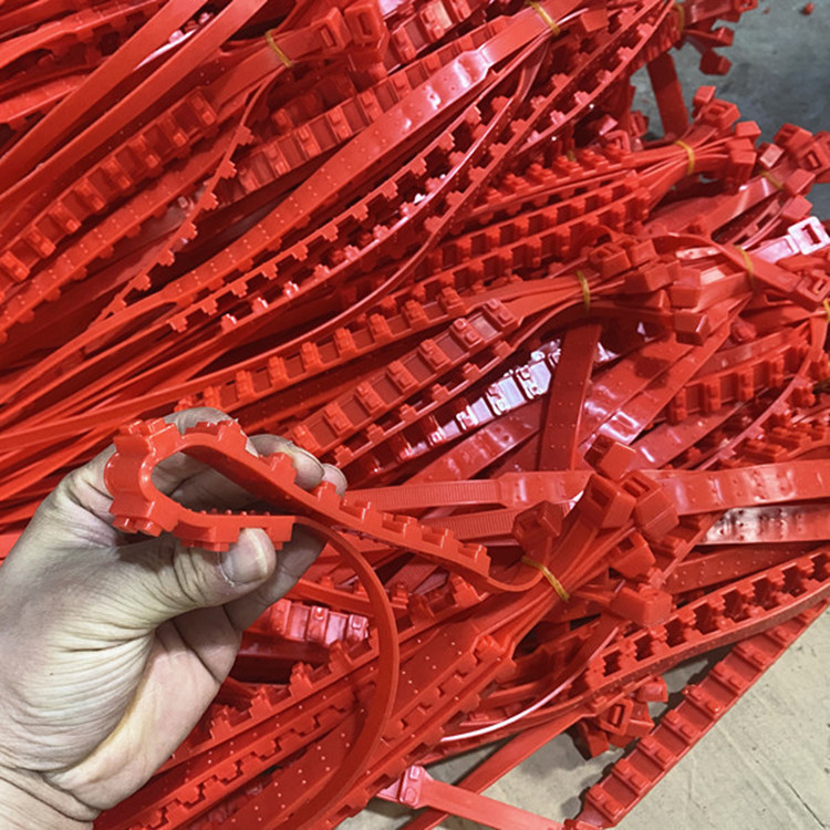 Free Sample Car Tire Anti-Skid Chain Car Off-Road Vehicle Universal Snow and Mud Escape Anti-Skid Tie