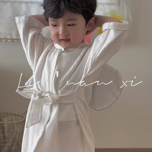 Spring 2024 New Children's Homecoming Gown Check Pattern Baby Bath Robe Cute Elephant Baby Pajamas Home Sleepwear