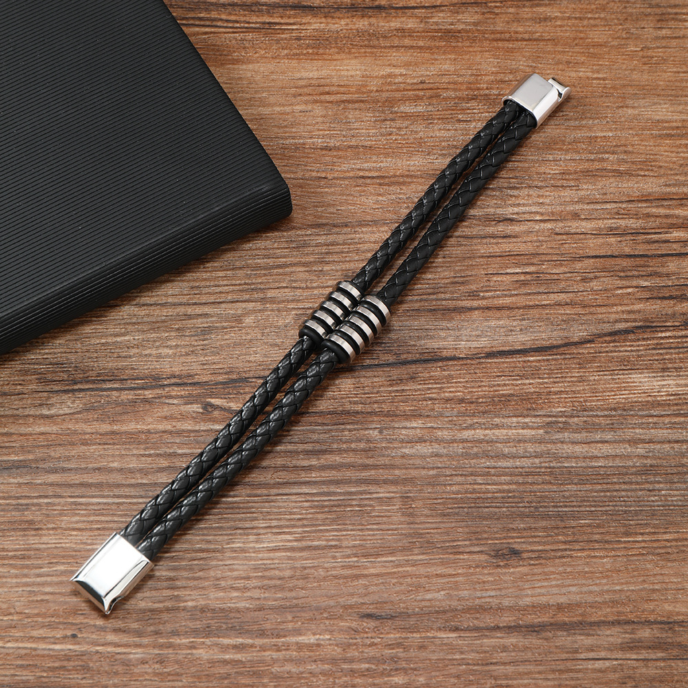 All Seasons Season Men's Gender Classic Style Solid Color Pu Leather Knitting Men's Bangle Men Cord & Leather Bracelets