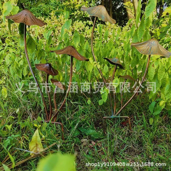 跨境蘑菇花园摆件热卖欧美复古乡村风格铁艺金属花园装饰庭院造景