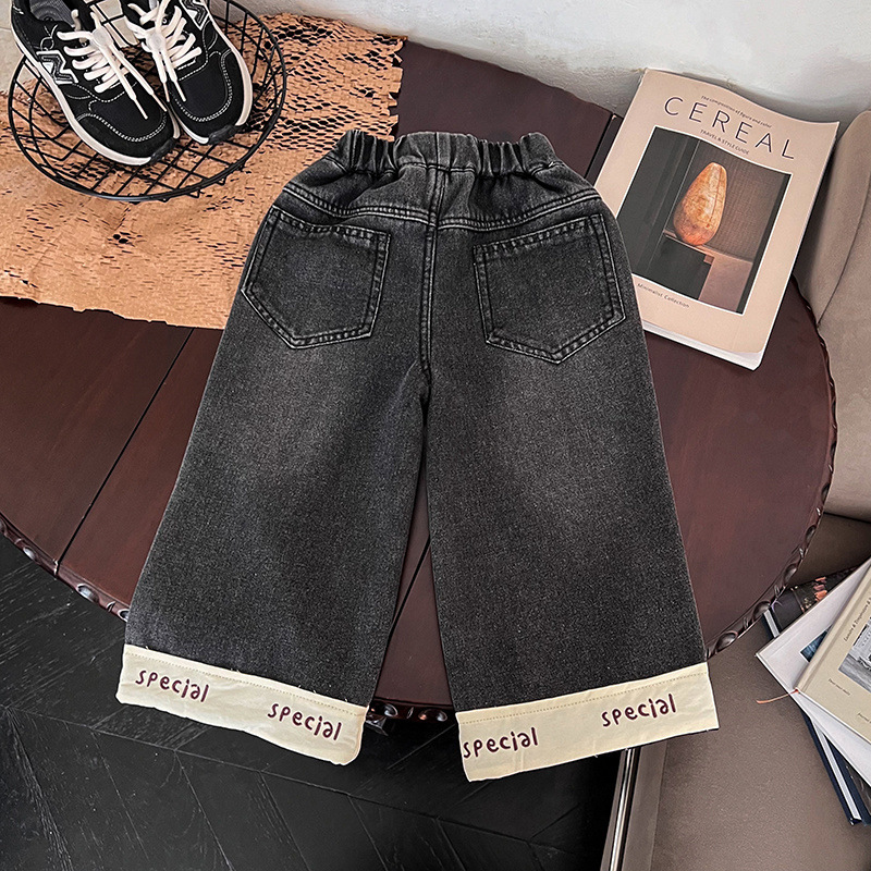 Niños con pantalones jeans de piernas de invierno para niños y niñas, pantalones casuales más gruesos y calentados.