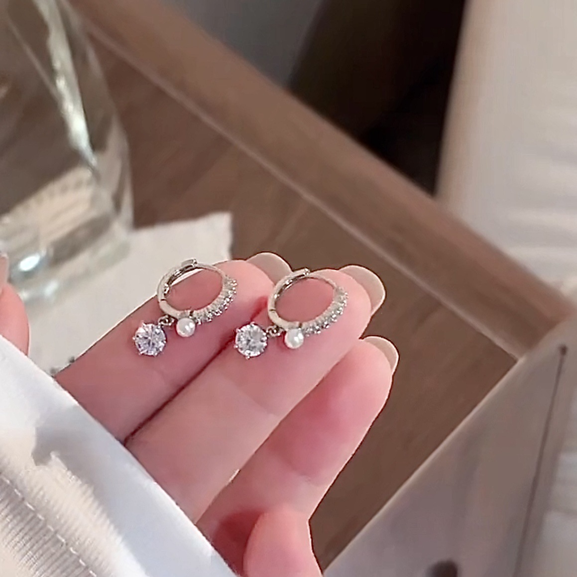 Zircon Pearl Pendant Earrings for Women, Small and Exquisite Earrings, Niche Simple Style, Personalized Internet Celebrity Elegant, Popular Earrings