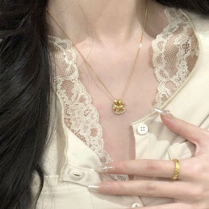 中古ゴールデンカルーセルランニングリングネックレス女性用ヴィンテージ絶妙で多用途なネックレスニッチデザイン鎖骨チェーン|undefined