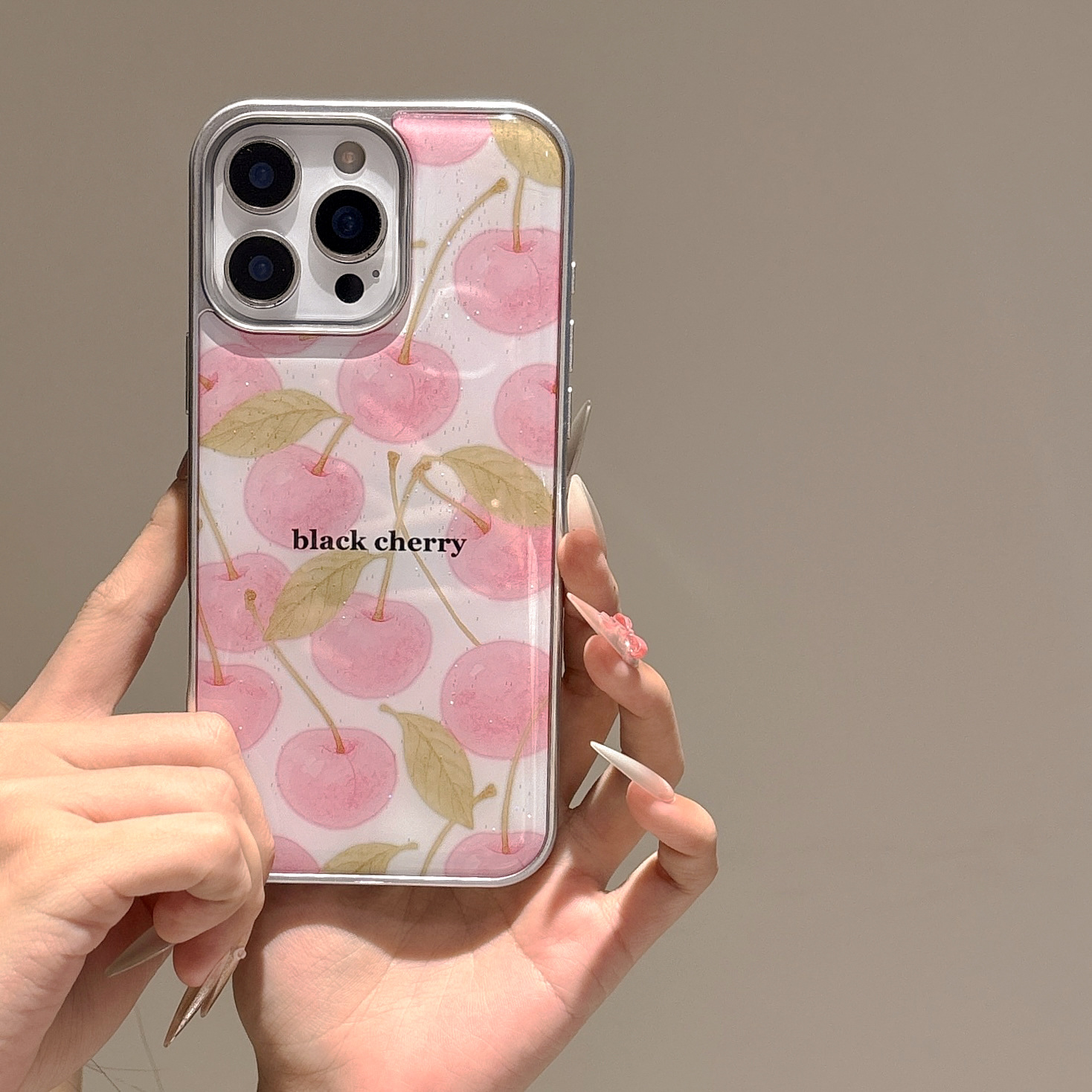 Chica rosa pequeña cereza fresca para iPhone16 funda para teléfono móvil 15ProMax epoxi 14Pro femenino 13 nuevo 15P