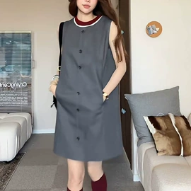 女式羊毛衫;女式毛呢外套;连衣裙