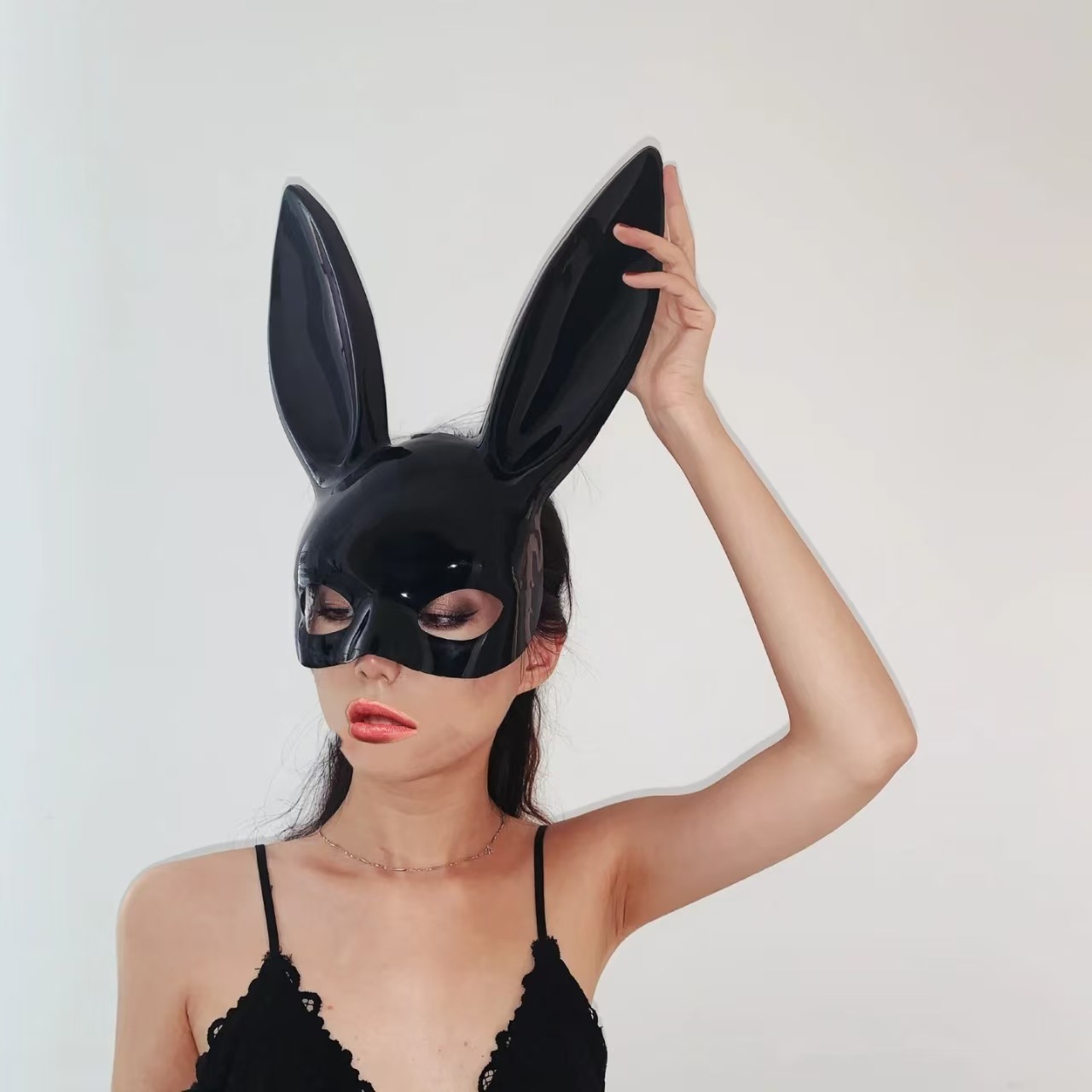 Halloween conejito negro máscara de PVC mitad cara máscara de amor adulto cosplay props