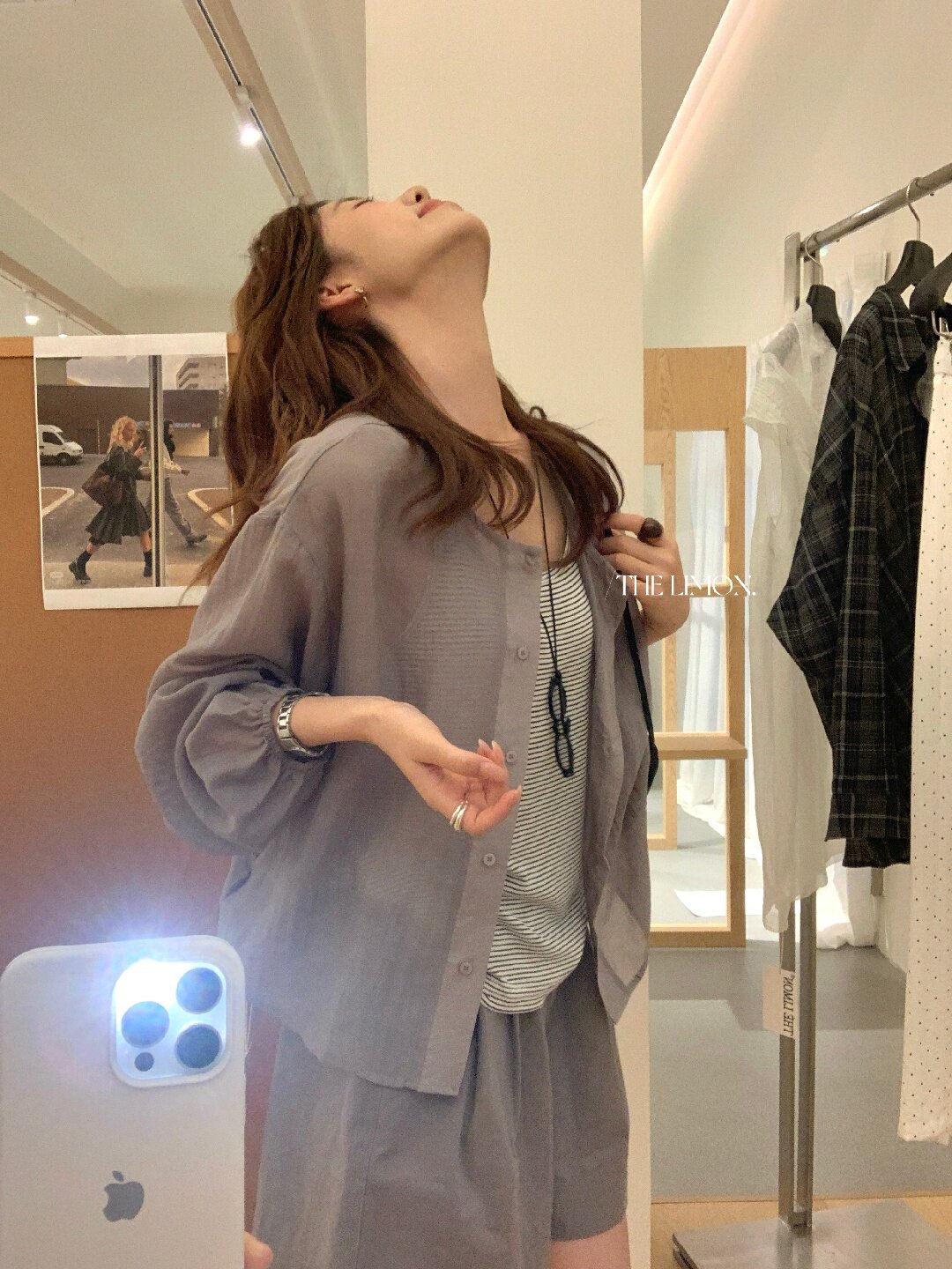 Áo chống nắng dáng dài tay ngắn kèm áo sọc trong hai mảnh nữ — xanh lam, bạc hà xanh, xanh mù tạt, màu trắng chi tiết 28