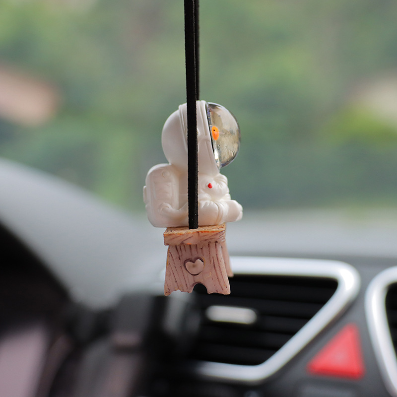 Wholesale a generation of creative astronaut car accessories car hanging car interior pendant car pendant car Crane
