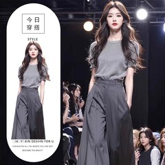 高級感のある婦人服の冷たい風のスーツのファッションはシンプルで、大衆はぶつかりません。
