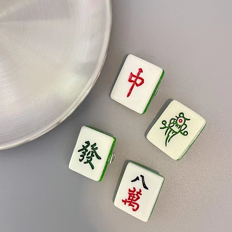 稀奇古怪爆可愛搞怪趣味仿真麻將髮夾發卡夾子邊夾發紅中八萬發財