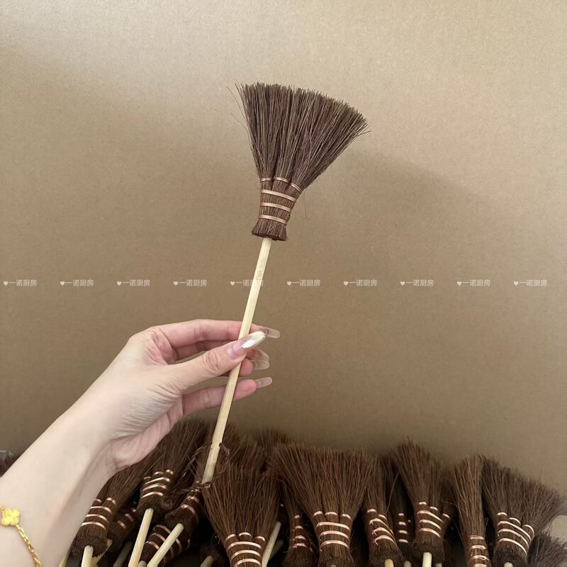 Yino Kitchen Mini Cute Desktop Cleaning Small Broom Funny Creative Children Sweeping Broom Sweeping Table Dust