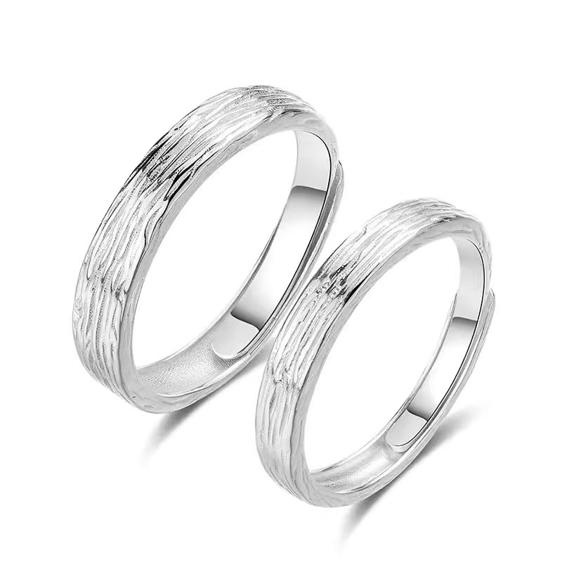 Bronce chapado al vacío no decolor Mobius anillo de nicho femenino diseño de pareja anillo de lujo ligero fábrica especial