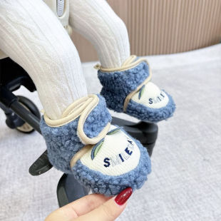 Baby Shoes with Extra Fleece and Thickened for Warmth, Winter Style, Non-Slip for Infants and Toddlers, Newborn Baby Shoes and Socks, Pre-Walking Cotton Shoes